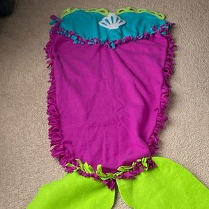 ALEX Mermaid Cuddle Blanket